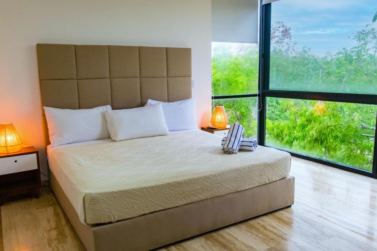 Amira Apartahotel
